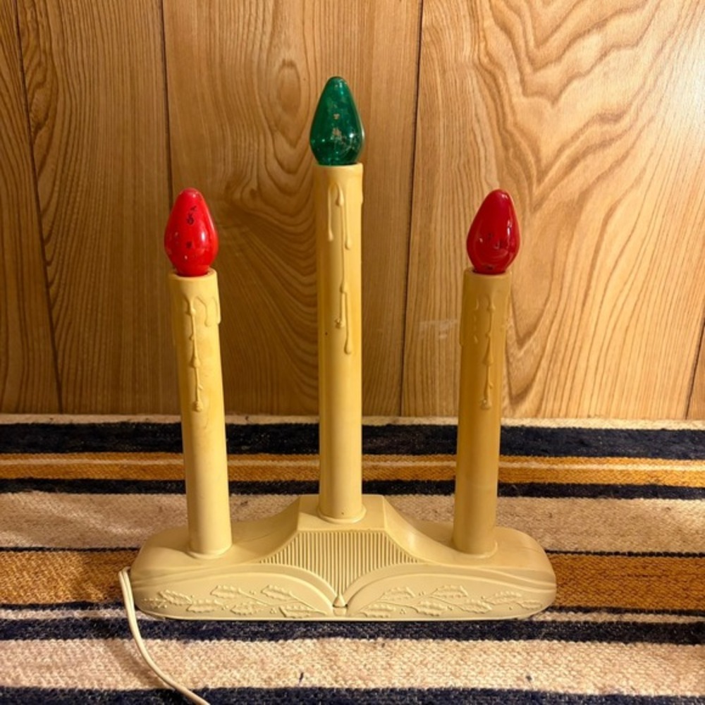 Vintage Christmas 3 Light Electric Candelabra Plastic Window Candle‎ UNTESTED